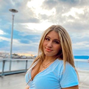 Meet your Posher, Hailey